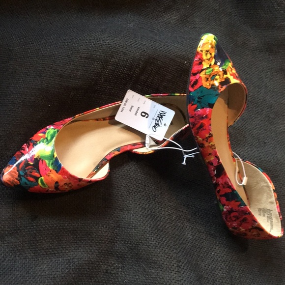 NWT Kendall Floral Bright SlipOn pointed toe shoes - Picture 3 of 7